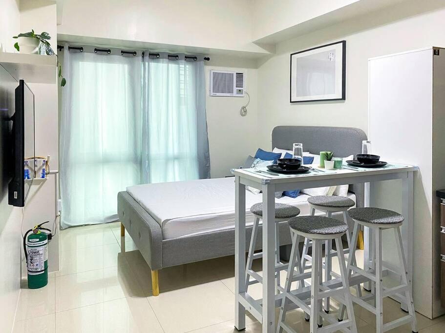 Apartment Modern And Homely In Shaw Boulevard