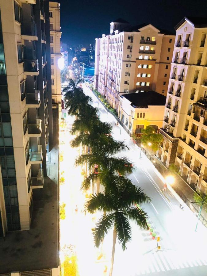 One Palmtree * Manila