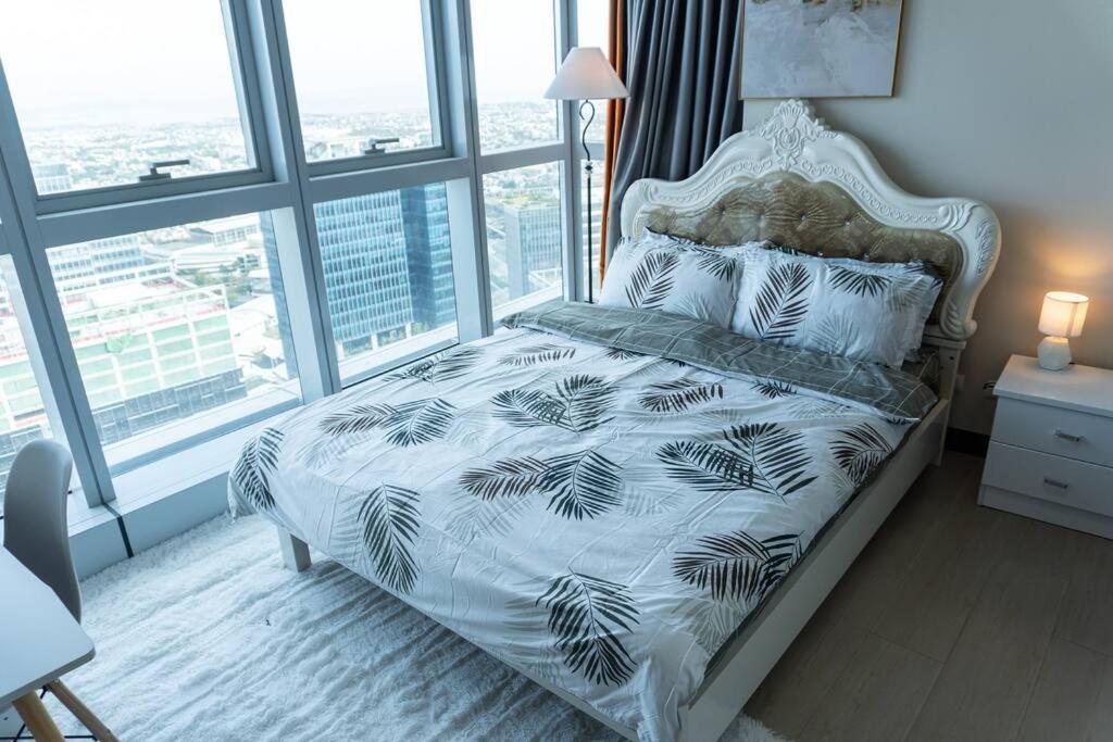 A2j Luxury 2br Bgc Uptown Near Uptown Mall Apartment