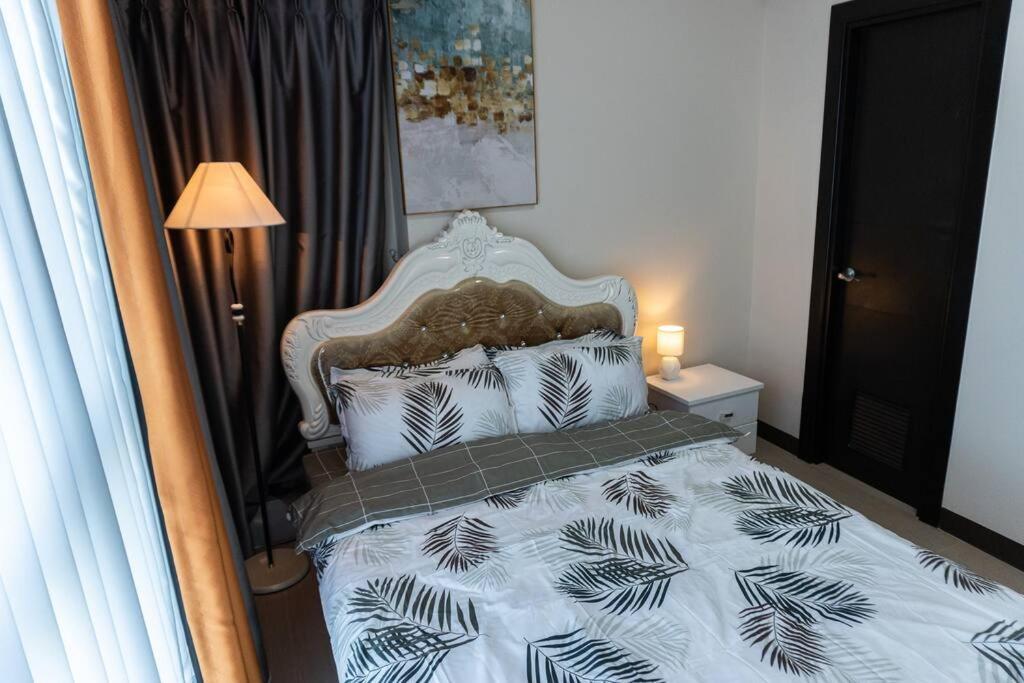 A2j Luxury 2br Bgc Uptown Near Uptown Mall Manila