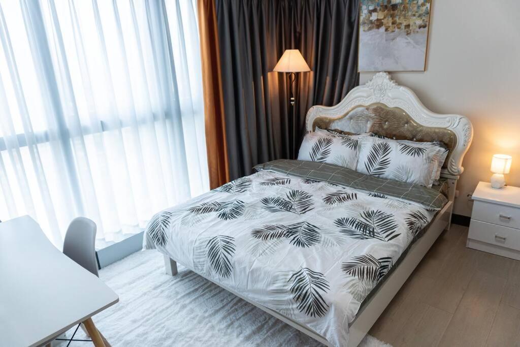 Apartment A2j Luxury 2br Bgc Uptown Near Uptown Mall *