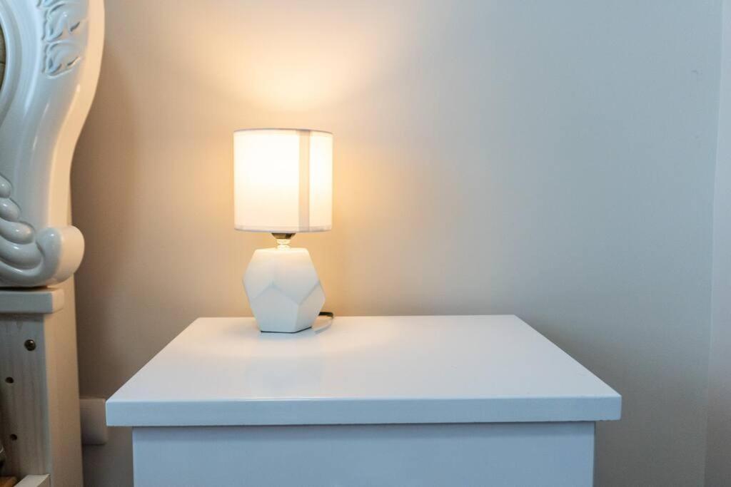 A2j Luxury 2br Bgc Uptown Near Uptown Mall Apartment Manila