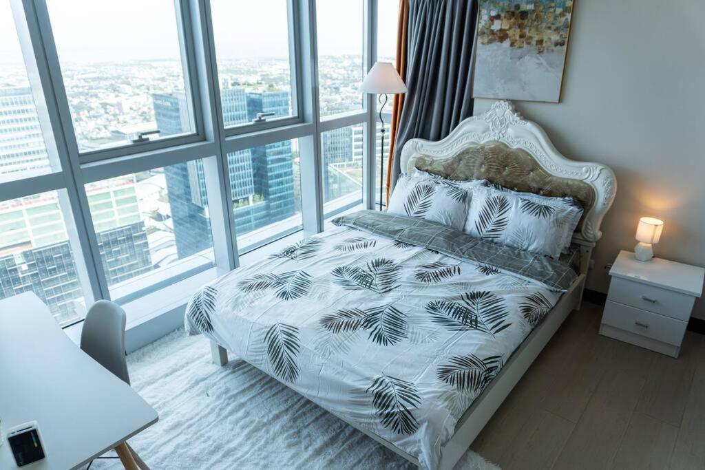 A2j Luxury 2br Bgc Uptown Near Uptown Mall Apartment Manila