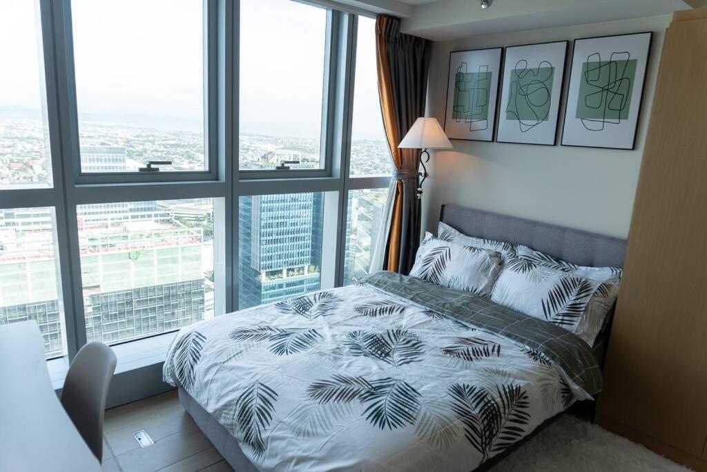 Apartment A2j Luxury 2br Bgc Uptown Near Uptown Mall
