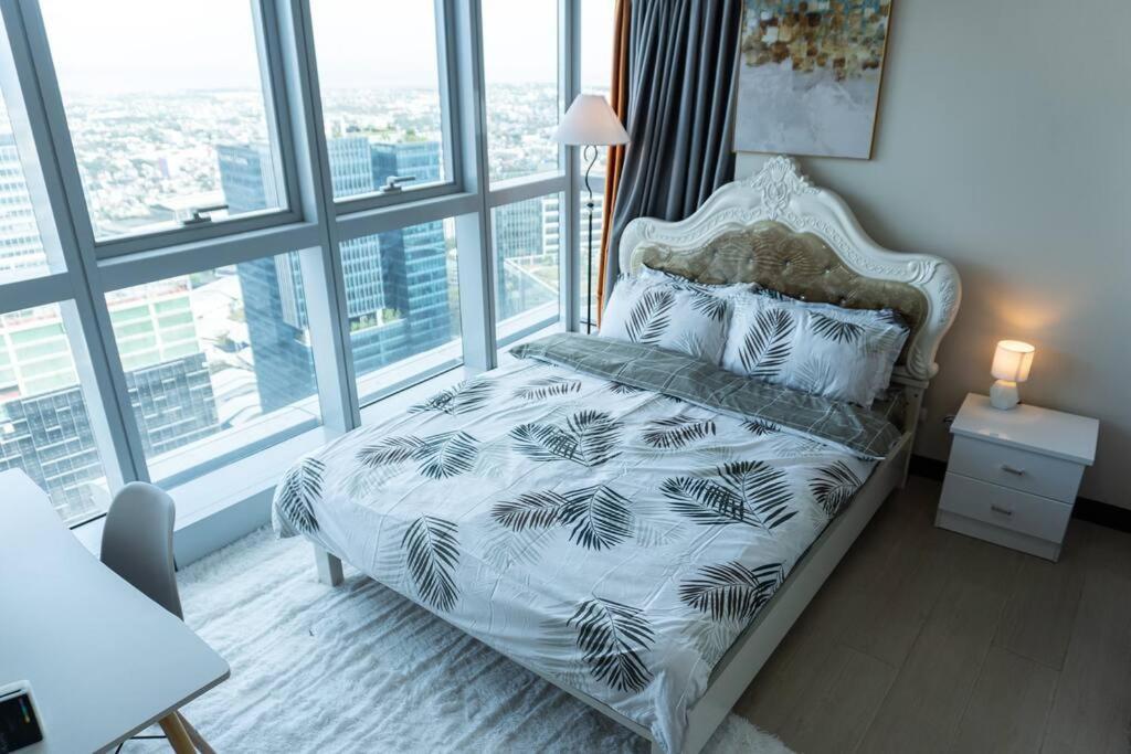 A2j Luxury 2br Bgc Uptown Near Uptown Mall Apartment *