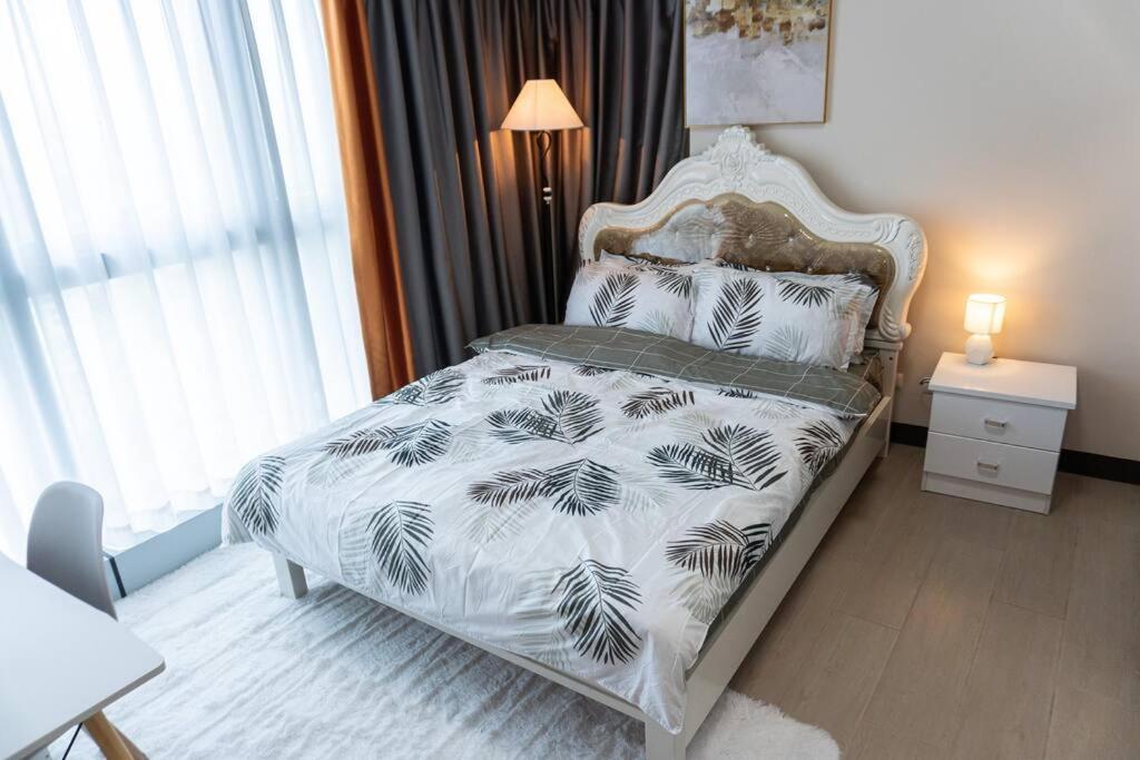 A2j Luxury 2br Bgc Uptown Near Uptown Mall * Manila