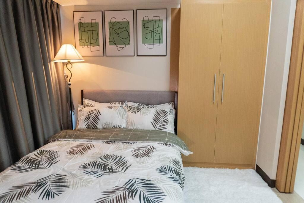 Apartment A2j Luxury 2br Bgc Uptown Near Uptown Mall *