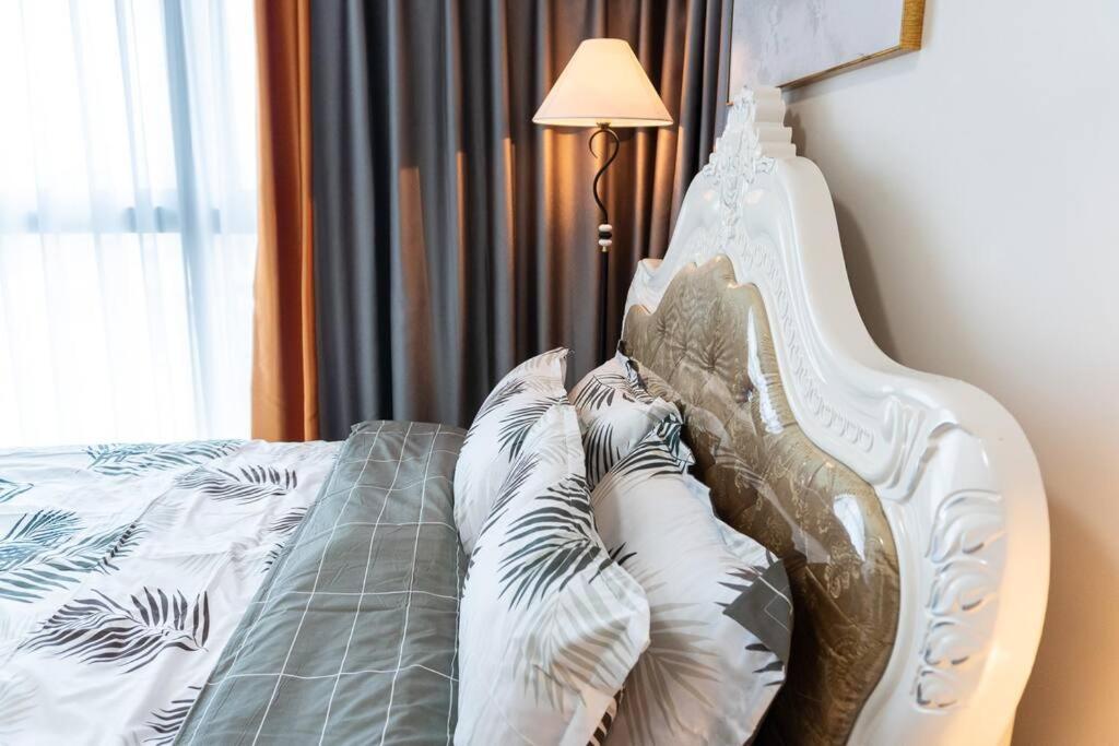 A2j Luxury 2br Bgc Uptown Near Uptown Mall Apartment *