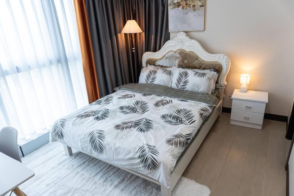 A2j Luxury 2br Bgc Uptown Near Uptown Mall Apartment Manila