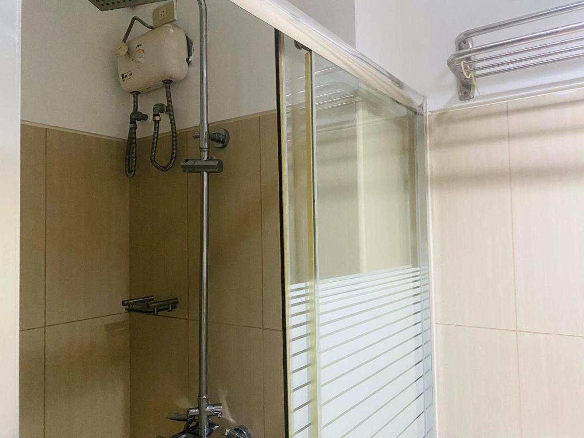 Shell C10 Shorwalk To Mall Of Near Airport Apartment