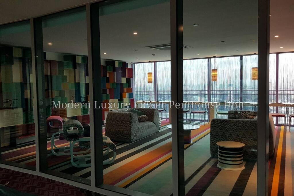 Apartment 2br Lower Penthouse @ Acqua Private Residences Manila