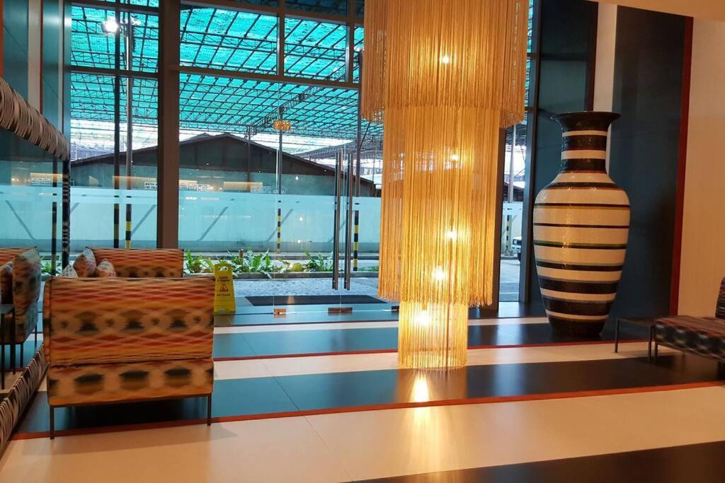 2br Lower Penthouse @ Acqua Private Residences