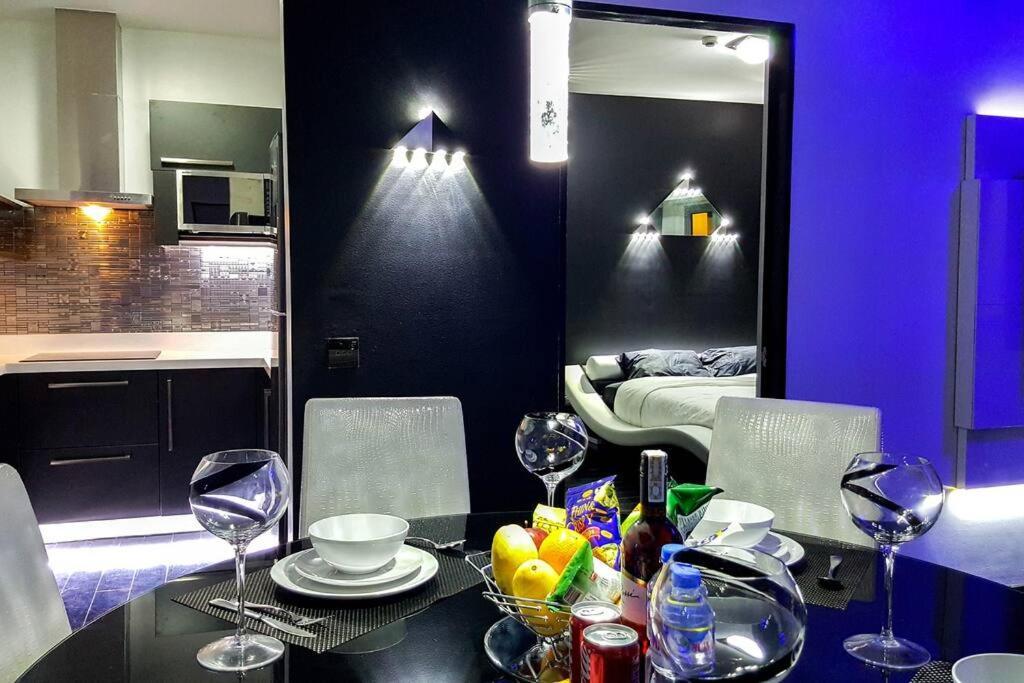 2br Lower Penthouse @ Acqua Private Residences Apartment Manila
