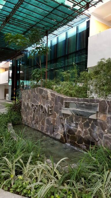 Apartment 2br Lower Penthouse @ Acqua Private Residences Manila