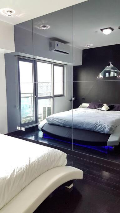 Apartment 2br Lower Penthouse @ Acqua Private Residences Manila