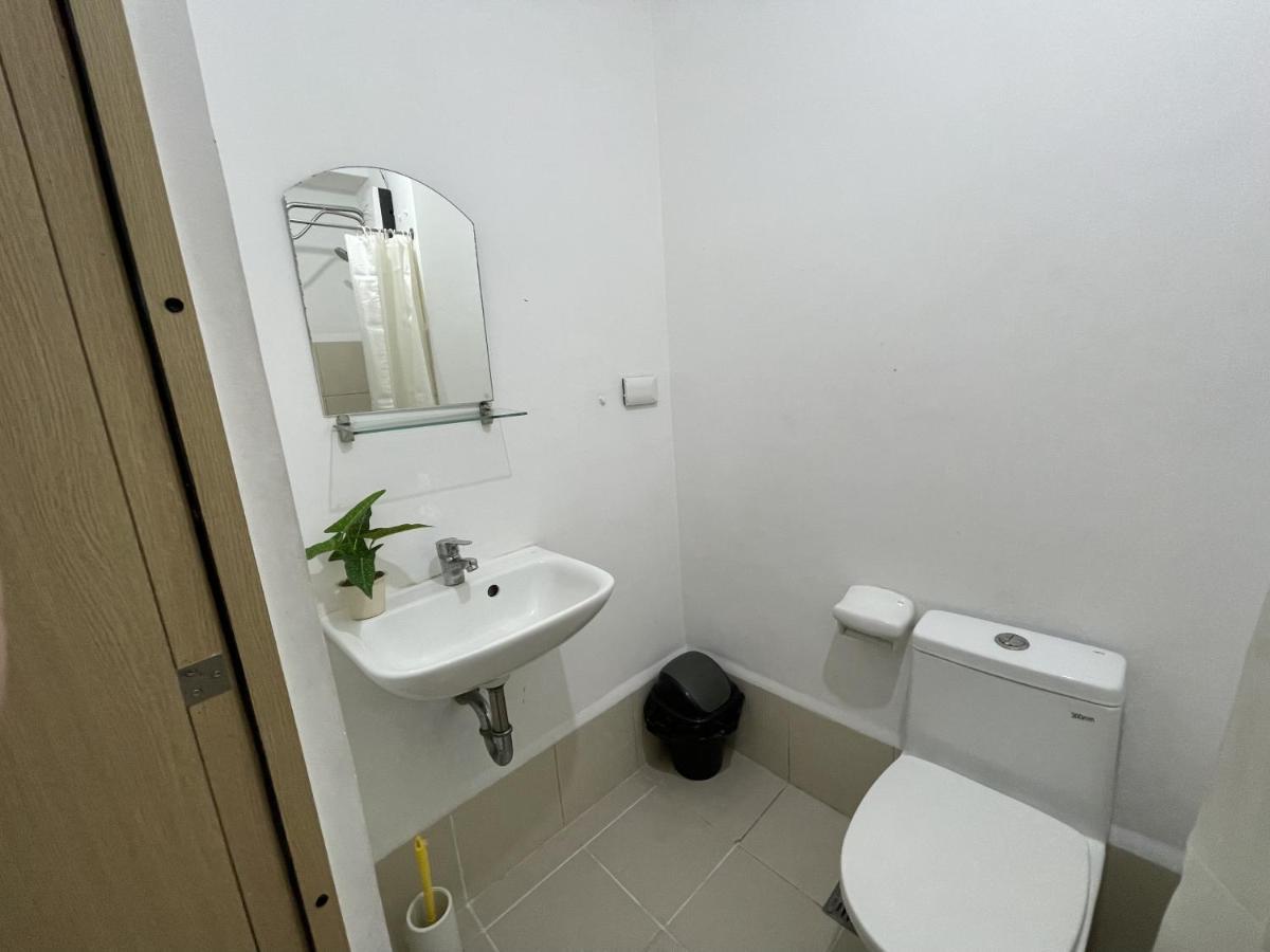 Hel Condotel Near Bgc Taguig,manila *