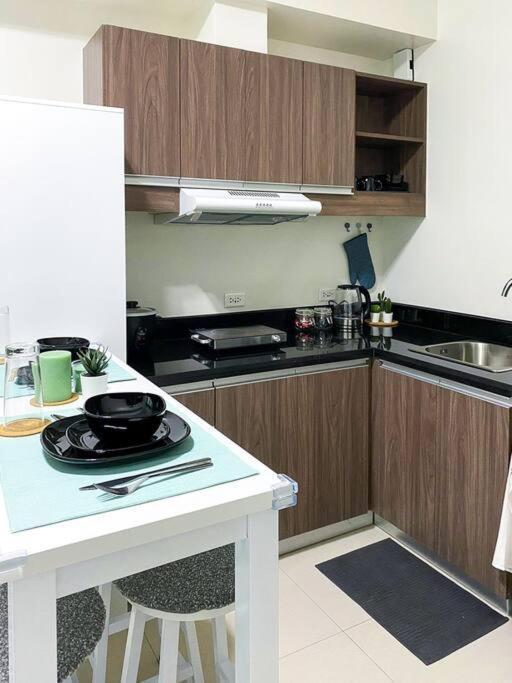 Modern And Homely In Shaw Boulevard Apartment