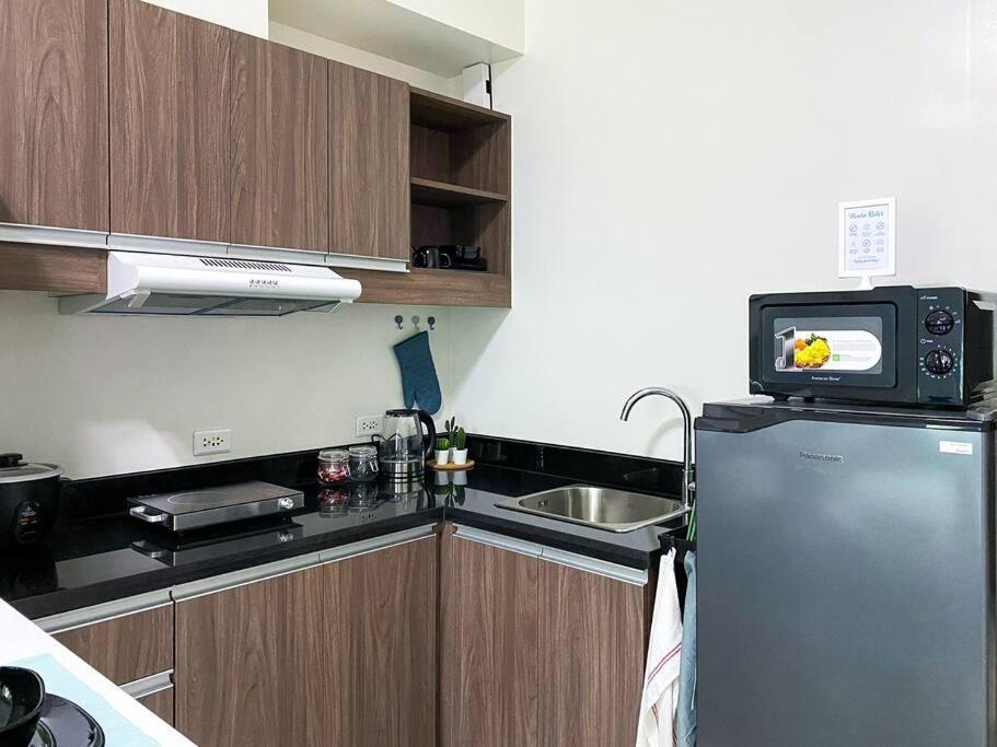Modern And Homely In Shaw Boulevard Apartment *