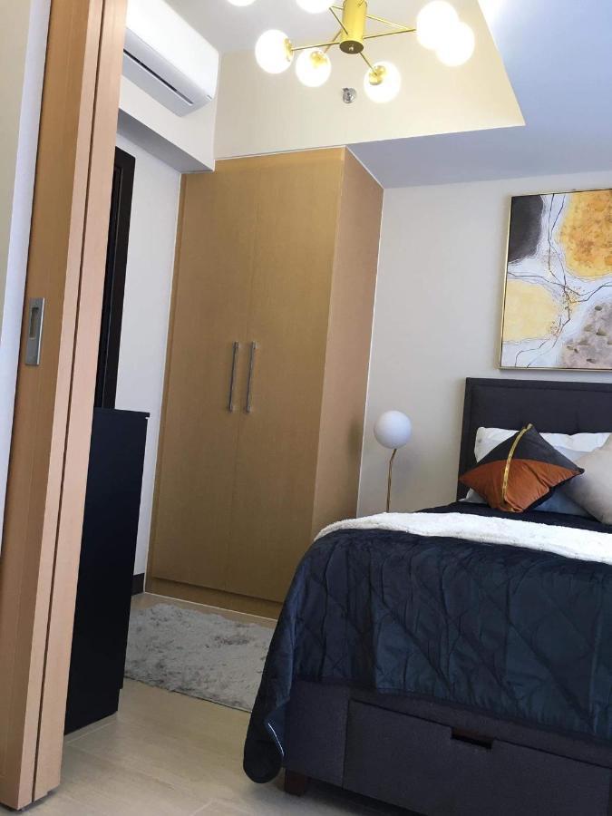 Daniella's Modern & Cozy In Uptown Bgc *