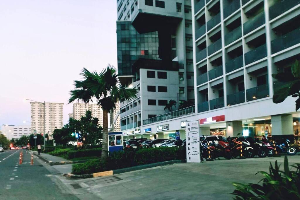 P00l Fr0nt With Balc0ny - New C0nd0 At Shore 2 Mall Of