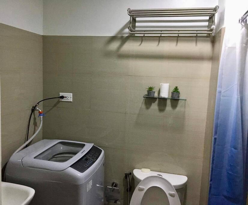Apartment P00l Fr0nt With Balc0ny - New C0nd0 At Shore 2 Mall Of