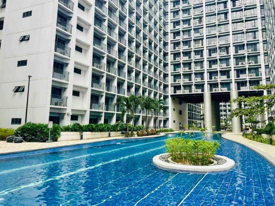 Apartment Mall Of Asia-p00l Fr0nt- New 1 Bedroom With Balc0ny At Sh0re2