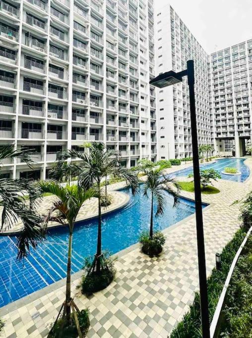 Apartment Mall Of Asia-p00l Fr0nt- New 1 Bedroom With Balc0ny At Sh0re2 *