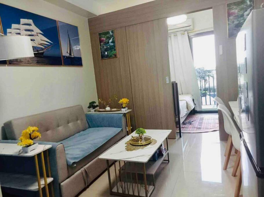 Mall Of Asia-p00l Fr0nt- New 1 Bedroom With Balc0ny At Sh0re2 Apartment *