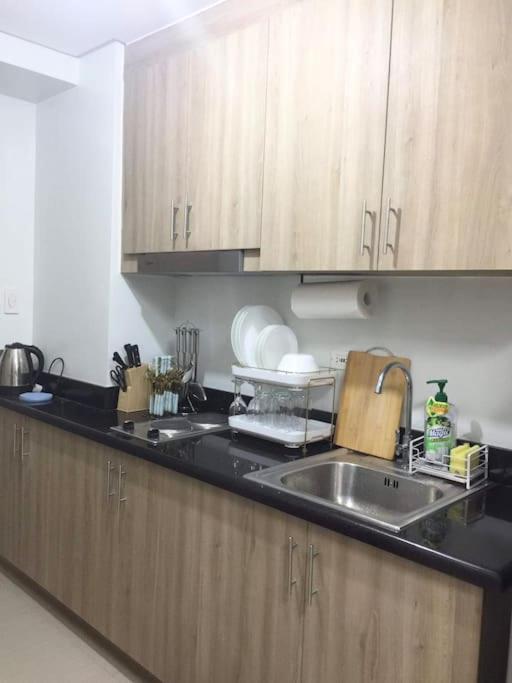Mall Of Asia-p00l Fr0nt- New 1 Bedroom With Balc0ny At Sh0re2 Apartment