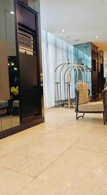 Apartment Mall Of Asia-p00l Fr0nt- New 1 Bedroom With Balc0ny At Sh0re2 Manila
