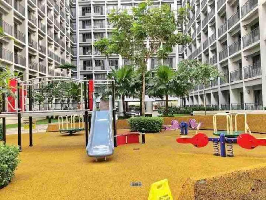 Mall Of Asia-p00l Fr0nt- New 1 Bedroom With Balc0ny At Sh0re2