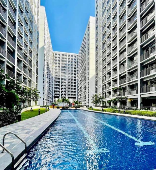 Apartment Mall Of Asia-p00l Fr0nt- New 1 Bedroom With Balc0ny At Sh0re2