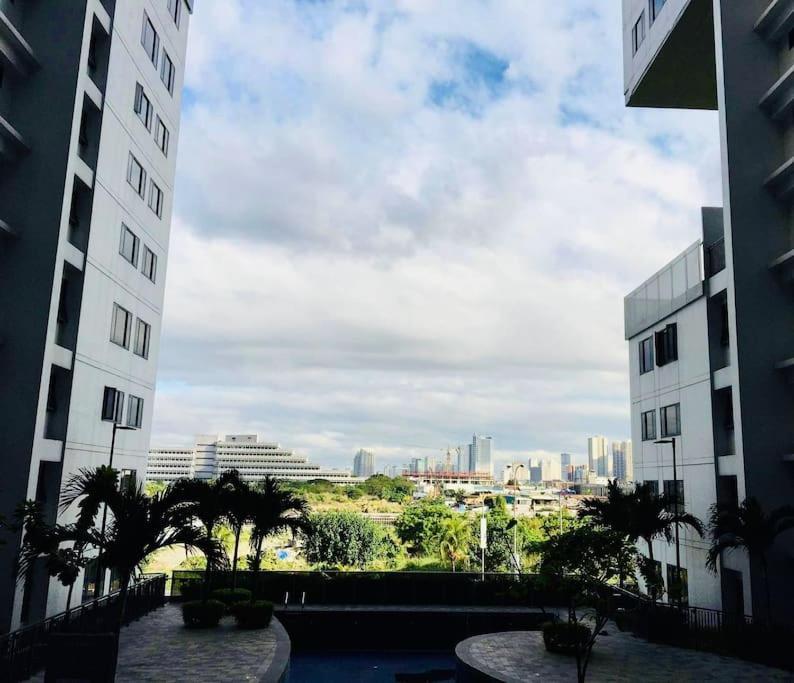 Mall Of Asia-p00l Fr0nt- New 1 Bedroom With Balc0ny At Sh0re2 *