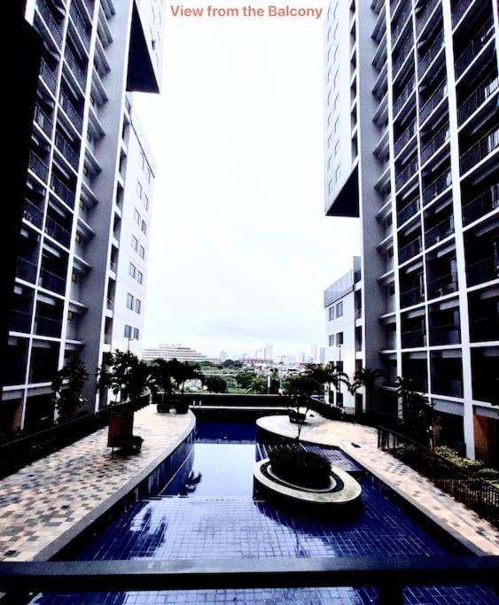 Mall Of Asia-p00l Fr0nt- New 1 Bedroom With Balc0ny At Sh0re2 Apartment