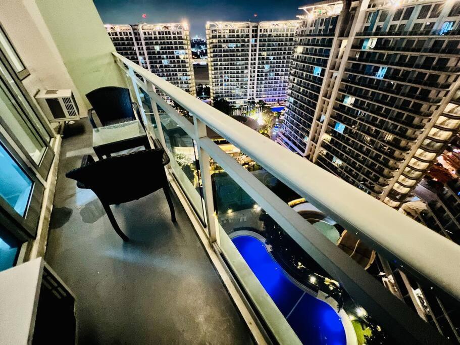 Azure 2bedroom With Balcony * Manila