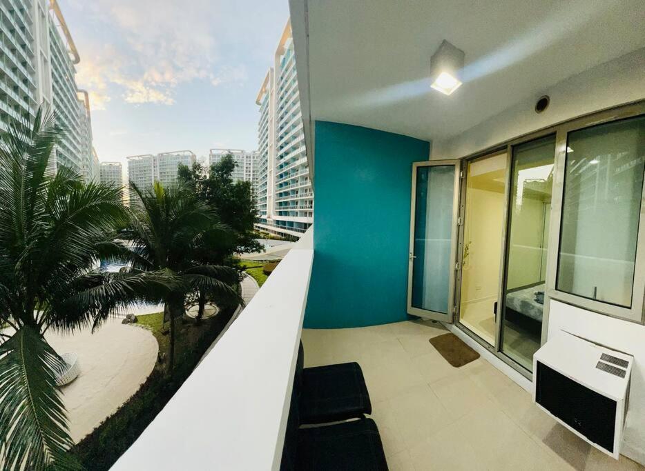 Azure 2 Bedroom Pool View Balcony Apartment *