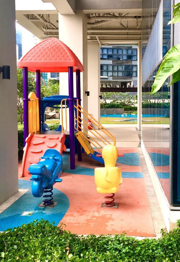 Daniella's Modern & Cozy In Uptown Bgc Apartment *