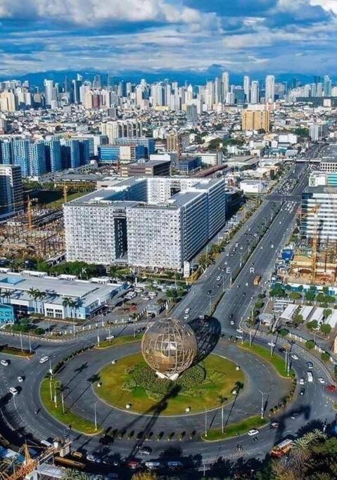Apartment P00l Fr0nt With Balc0ny - New C0nd0 At Shore 2 Mall Of Manila