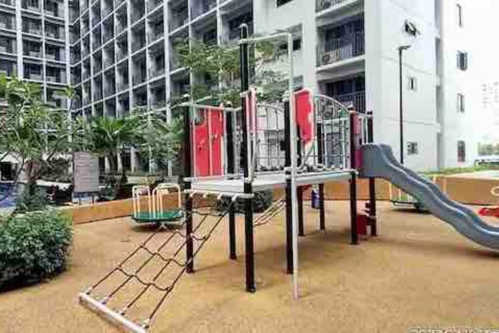 P00l Fr0nt With Balc0ny - New C0nd0 At Shore 2 Mall Of Apartment