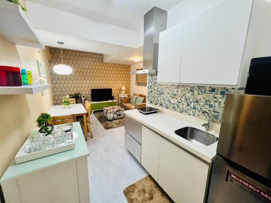 Azure 2bedroom With Balcony Apartment Manila