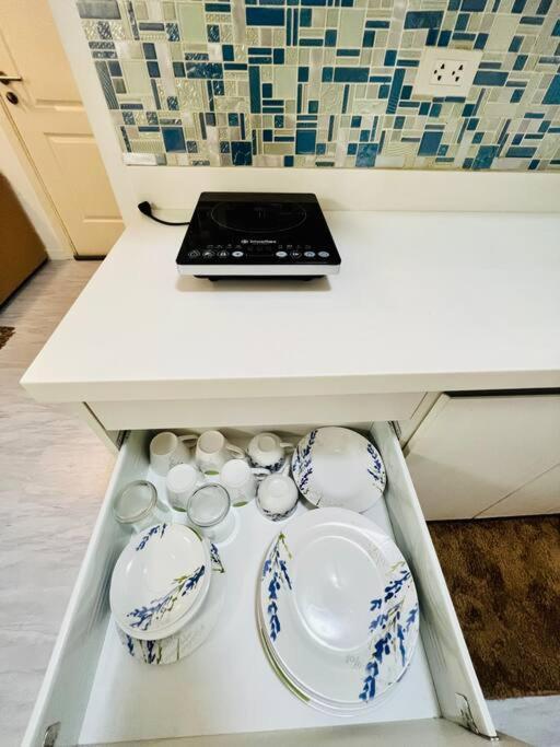 Azure 2bedroom With Balcony * Manila