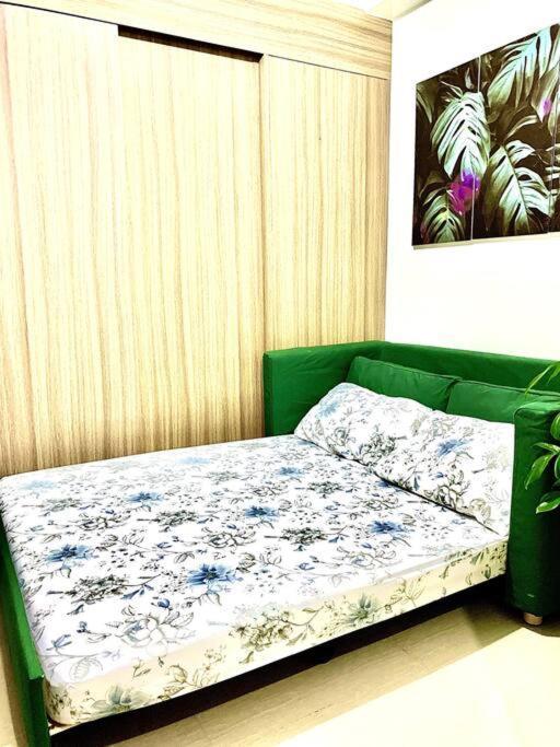1br Moa, Shore 2 Residences, Pasay, Naia Free Netflix Apartment Manila