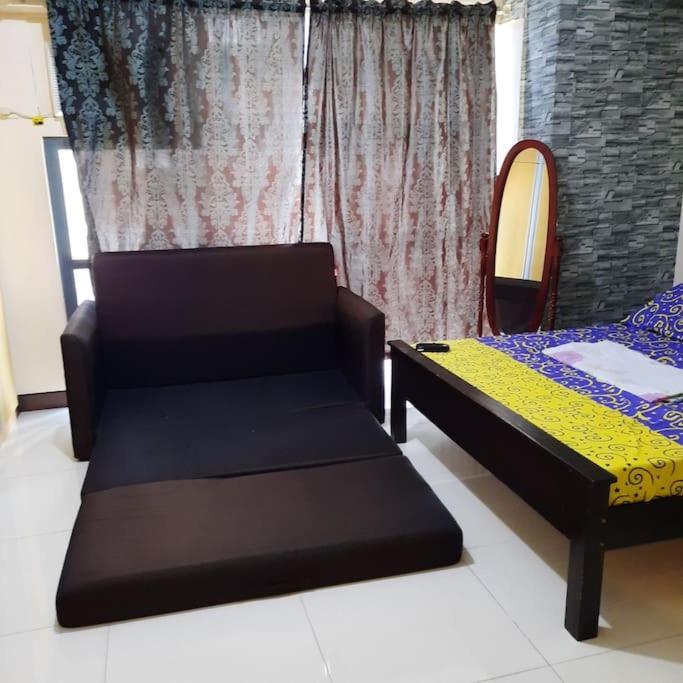 Cozy Unit * Manila