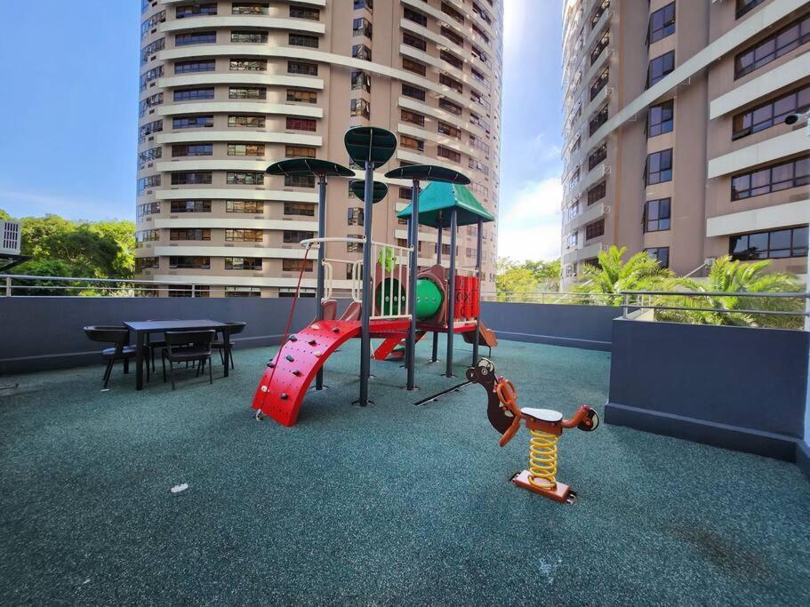 Bgc Fresh & Cozy Near Burgos Circle With Fast Internet Connection Apartment *