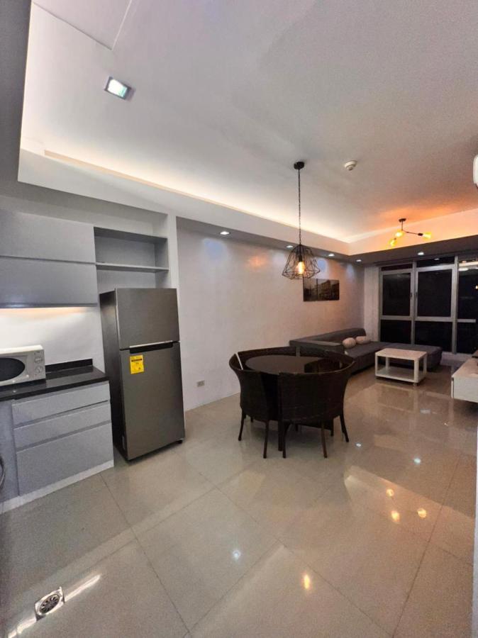 The Pearl Interior Designed 1 Bedroom Unit Burgos Circle Bgc * Manila