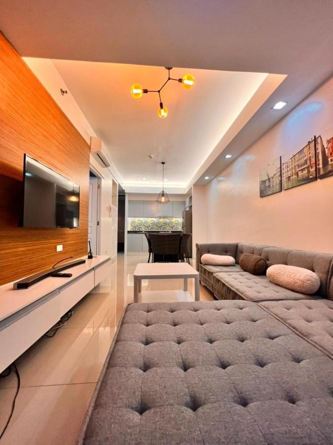 The Pearl Interior Designed 1 Bedroom Unit Burgos Circle Bgc *