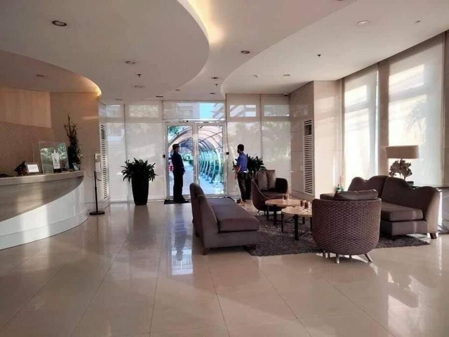 Apartment Retreat: Wi-fi, Netflix & Pool Access Near Bgc *