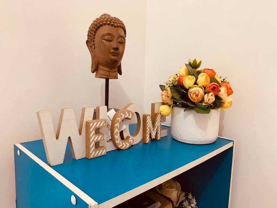 Apartment Retreat: Wi-fi, Netflix & Pool Access Near Bgc Manila