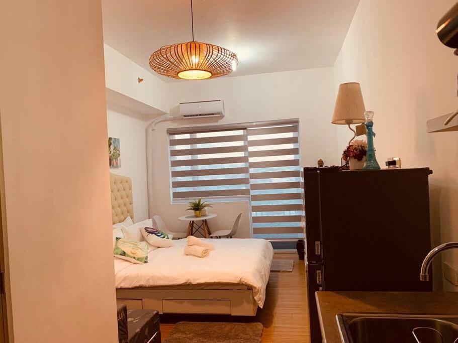 Retreat: Wi-fi, Netflix & Pool Access Near Bgc Manila