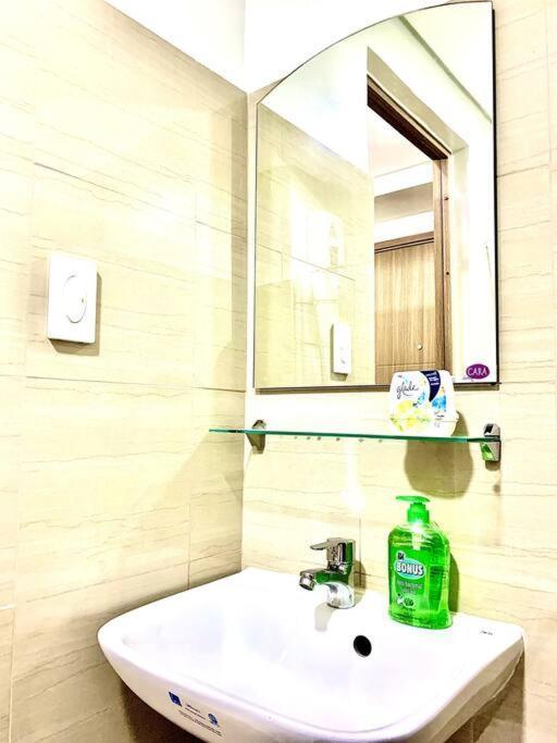 Apartment 1br Moa, Shore 2 Residences, Pasay, Naia Free Netflix